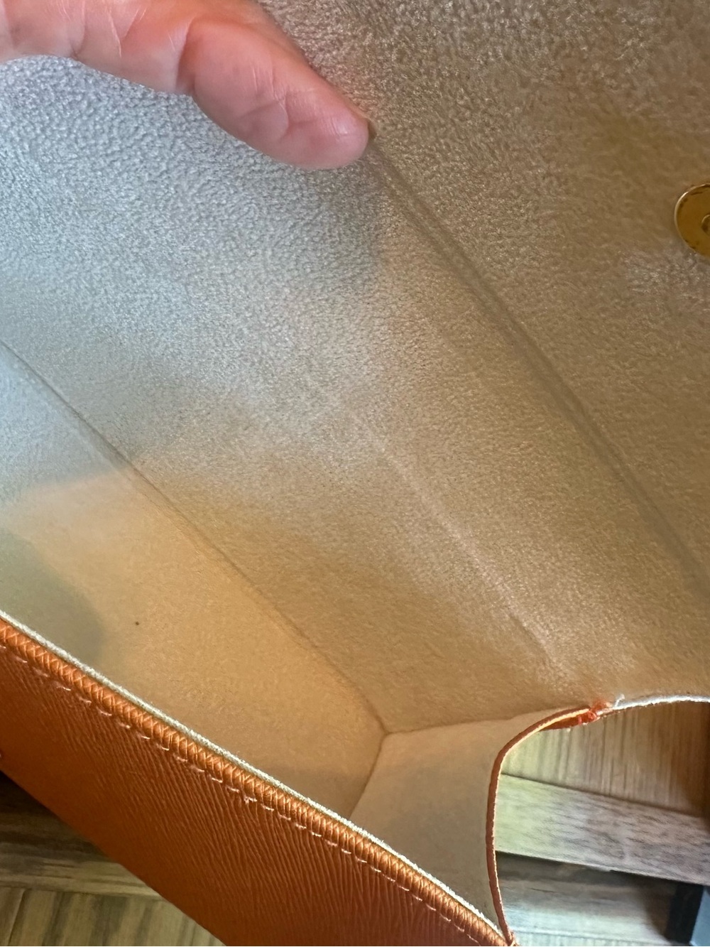 Tory Burch Orange Saffiano leather eyeglass case with Gold Logo - Picture 6 of 6
